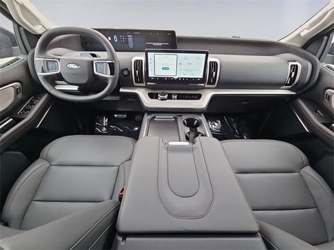 New 2025 Ford Expedition Max Active image 10