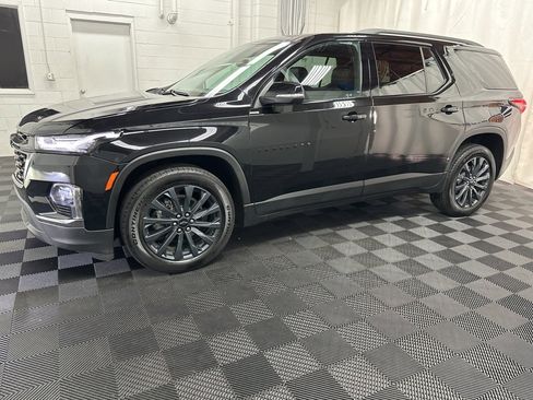 Used 2023 Chevrolet Traverse RS image 5