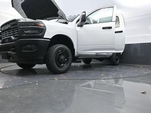 New 2026 RAM 2500 Tradesman AWD/4WD image 32