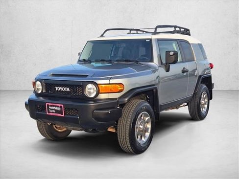 Used 2012 Toyota FJ Cruiser image 1