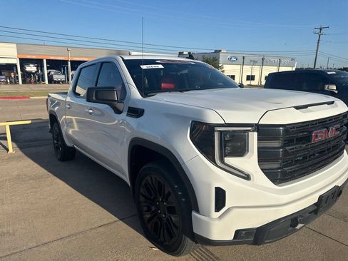 Used 2022 GMC Sierra 1500 Elevation RWD image 3