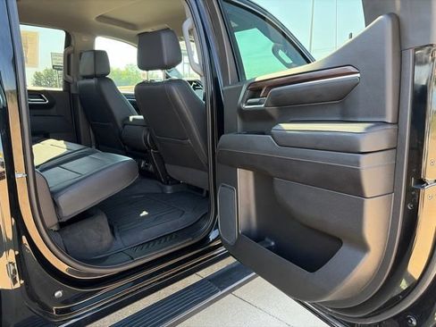 Used 2022 GMC Sierra 1500 SLT AWD/4WD image 44