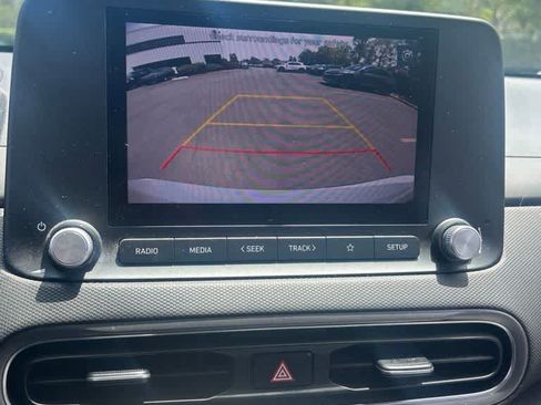 Used 2023 Hyundai Kona SE FWD image 9