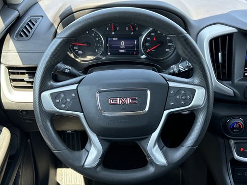 Used 2023 GMC Terrain SLE w/ Driver Convenience Package image 18