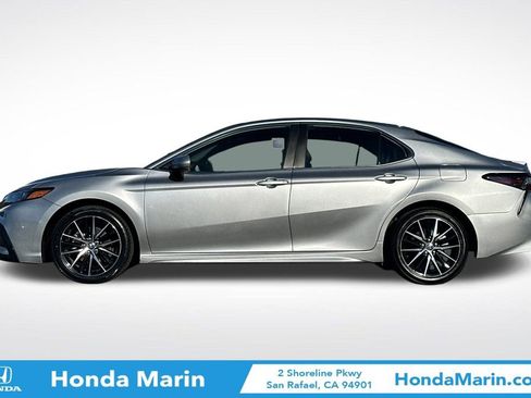 Used 2024 Toyota Camry SE image 8