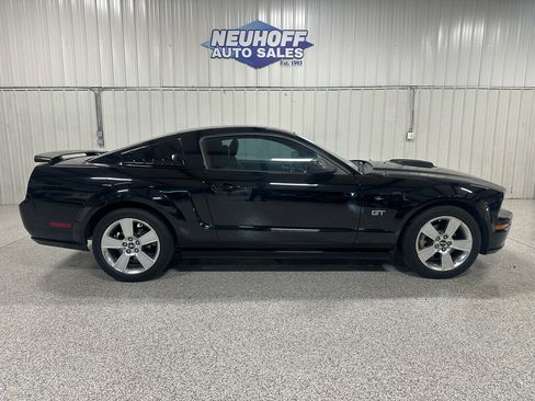 Used 2006 Ford Mustang GT image 1