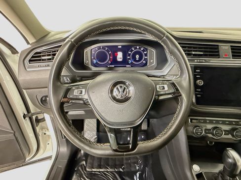 Used 2021 Volkswagen Tiguan SEL FWD image 13