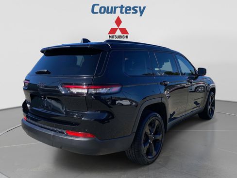 Used 2023 Jeep Grand Cherokee L Limited w/ Black Appearance Package AWD/4WD image 6