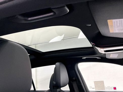 Used 2026 Mercedes-Benz GLC 300 image 27