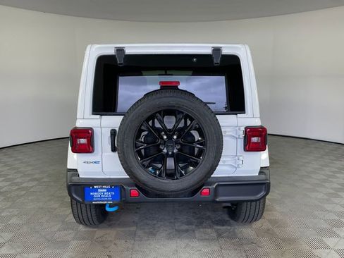 Used 2023 Jeep Wrangler Unlimited Sahara w/ Cold Weather Group AWD/4WD image 19