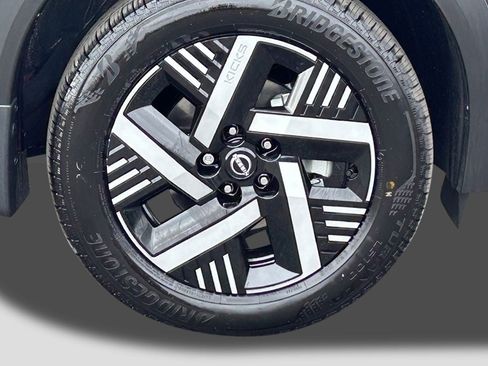 New 2026 Nissan Kicks SV FWD image 8