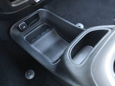 New 2026 Chrysler Pacifica Select image 23