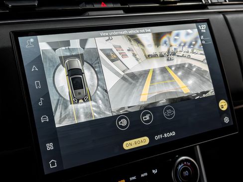 Used 2023 Land Rover Range Rover Long Wheelbase SE image 71