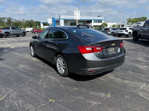 Used 2018 Chevrolet Malibu LT w/ Driver Confidence Package FWD image 7