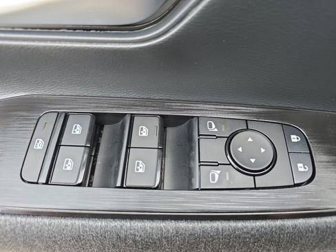 New 2026 Nissan Kicks SV FWD image 28