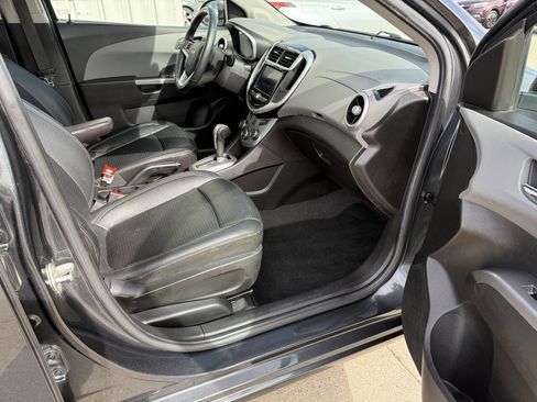 Used 2020 Chevrolet Sonic Premier image 11