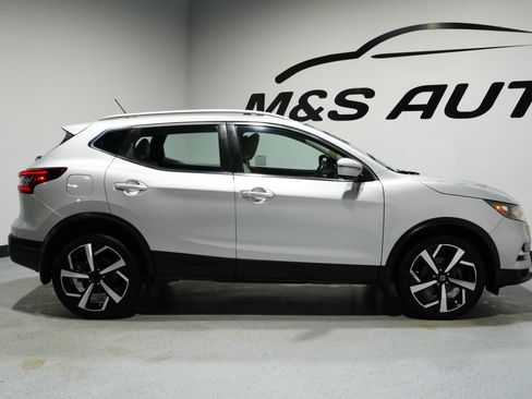 Used 2020 Nissan Rogue Sport SL image 6