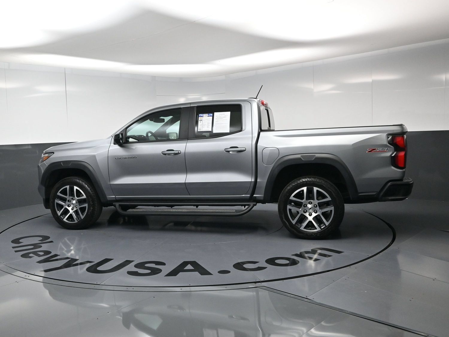 Used 2023 Chevrolet Colorado Z71 w/ Z71 Convenience Package 2 AWD/4WD image 6