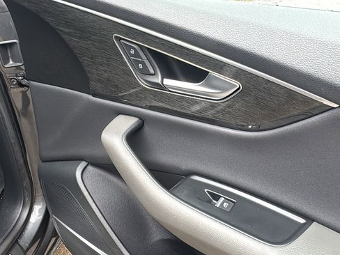 Used 2019 Audi Q8 Prestige w/ Year 1 Package image 31