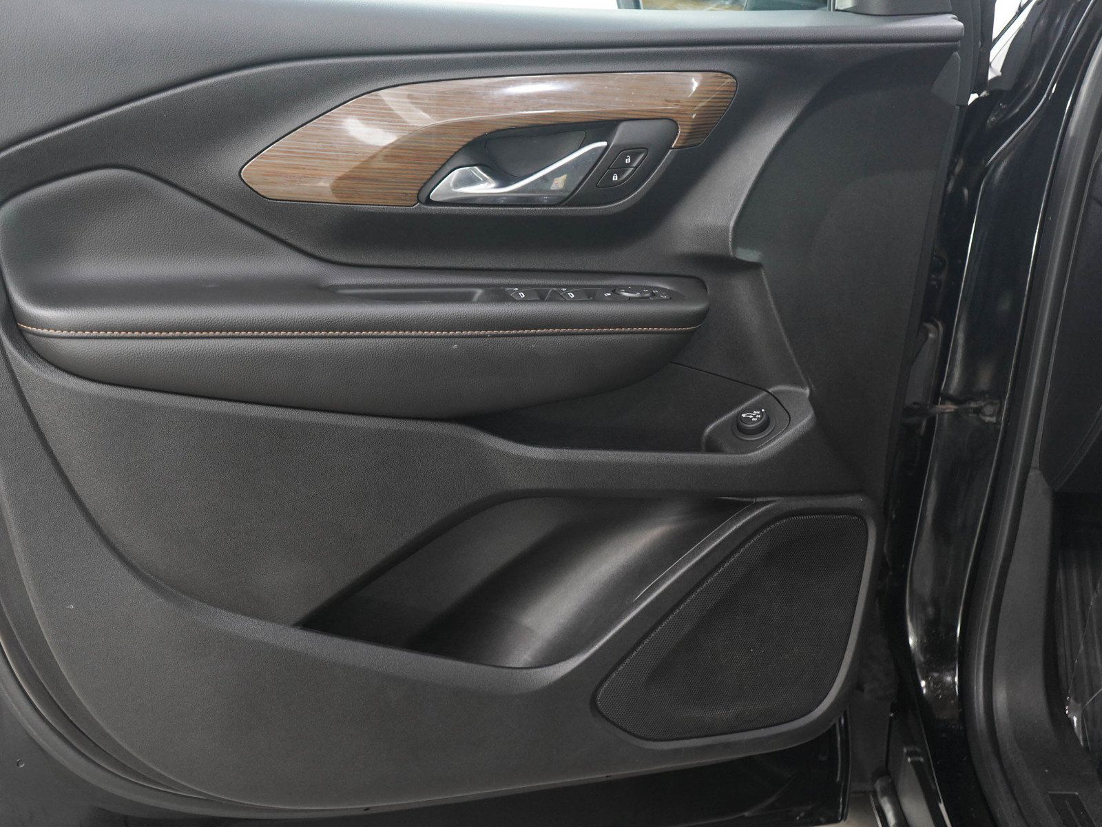 Used 2018 GMC Terrain SLE w/ Driver Convenience Package AWD/4WD image 19