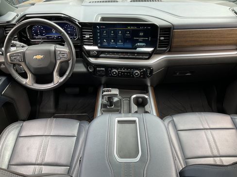 Used 2022 Chevrolet Silverado 1500 High Country w/ High Country Premium Package AWD/4WD image 23
