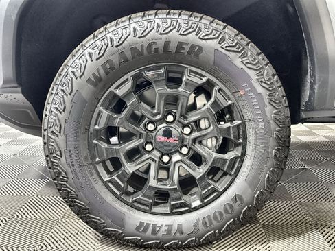 New 2026 GMC Canyon Elevation w/ Convenience Package image 12