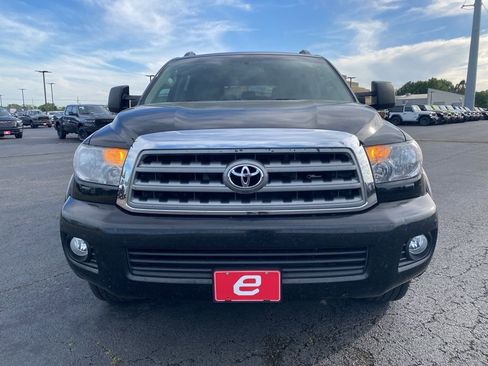 Used 2010 Toyota Sequoia Limited RWD image 2