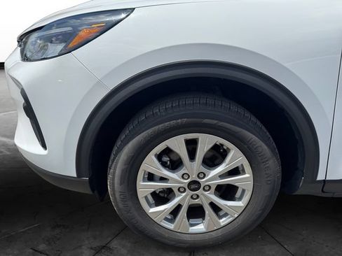 Used 2025 Ford Escape Active AWD/4WD image 16