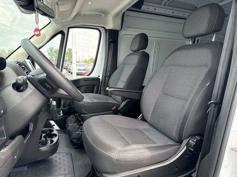 Used 2025 RAM ProMaster 2500 w/ Safety Group FWD image 17