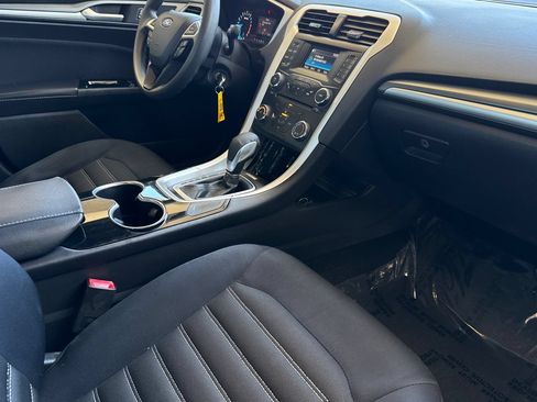 Used 2015 Ford Fusion SE FWD image 15