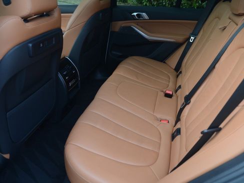 Used 2022 BMW X5 sDrive40i w/ M Sport Package image 15