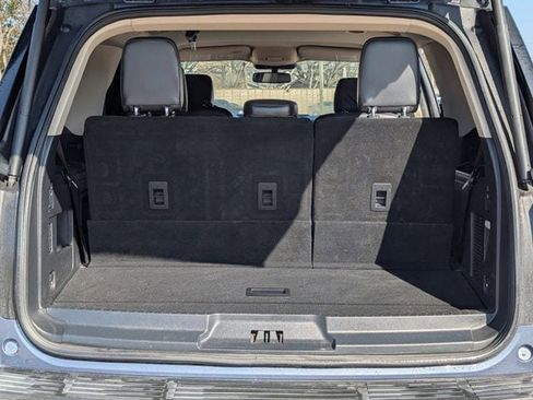 Used 2022 Ford Expedition XLT image 29