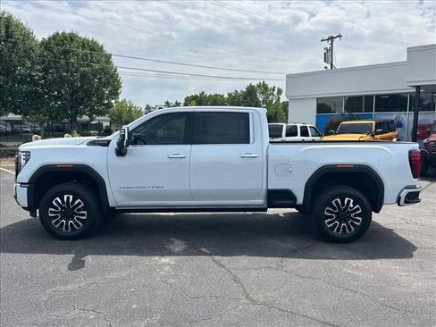 New 2026 GMC Sierra 2500 Denali Ultimate AWD/4WD image 7