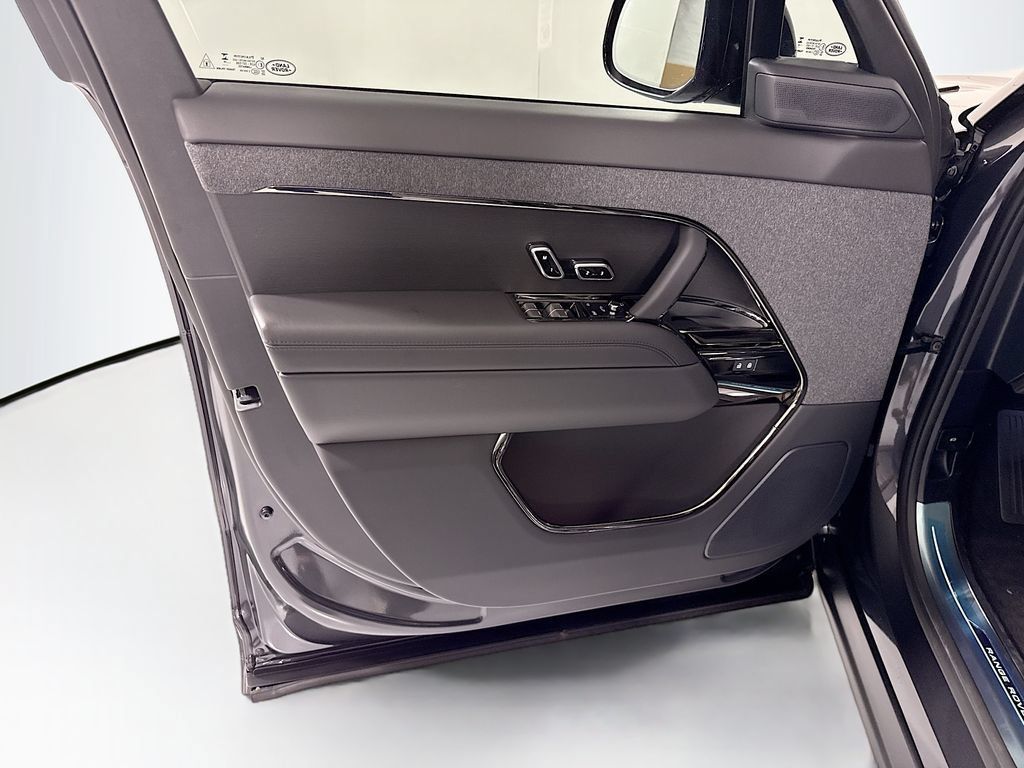 New 2026 Land Rover Range Rover Sport Dynamic SE AWD/4WD image 24
