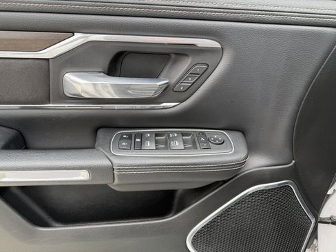 Used 2022 RAM 1500 Laramie AWD/4WD image 19