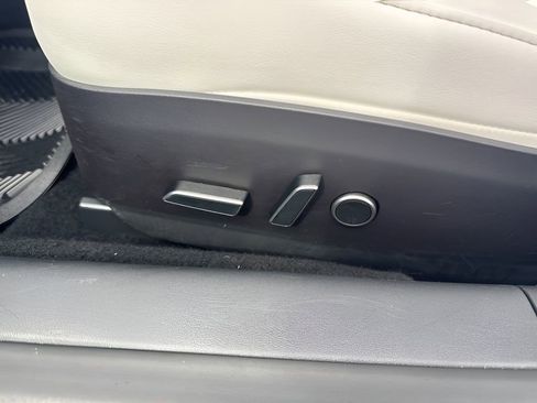 Used 2023 Tesla Model 3 Standard Range image 10