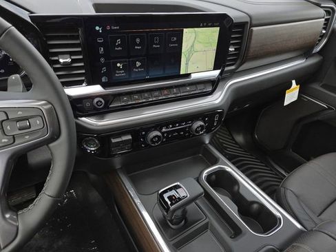 New 2026 Chevrolet Silverado 1500 High Country w/ Technology Package AWD/4WD image 39