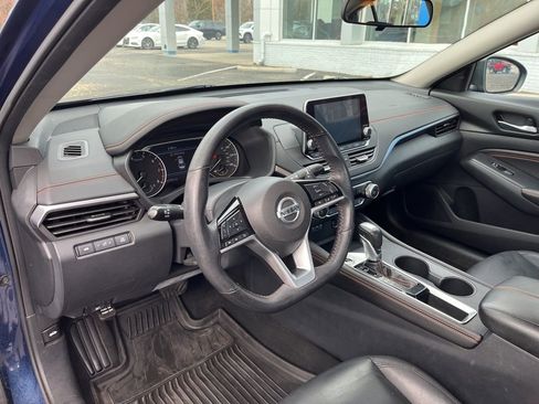 Used 2021 Nissan Altima 2.5 SR w/ SR Premium Package image 23