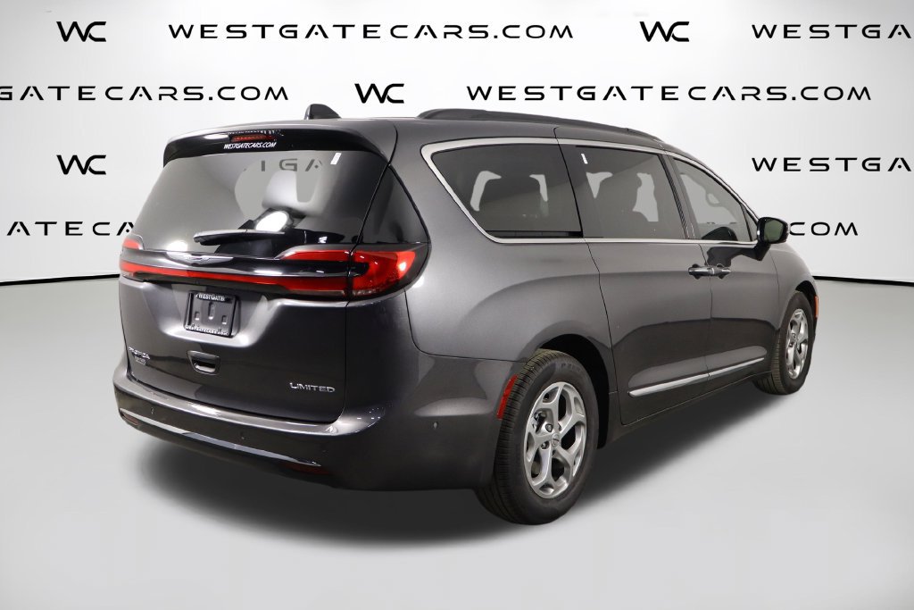 Used 2023 Chrysler Pacifica Limited FWD image 46
