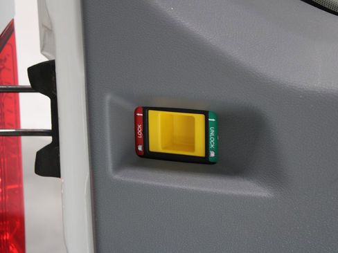 Used 2017 Ford Transit 350 XLT image 17