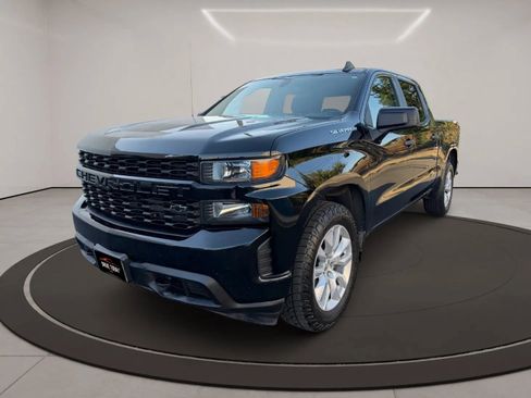 Used 2019 Chevrolet Silverado 1500 Custom w/ Custom Value Package RWD image 3