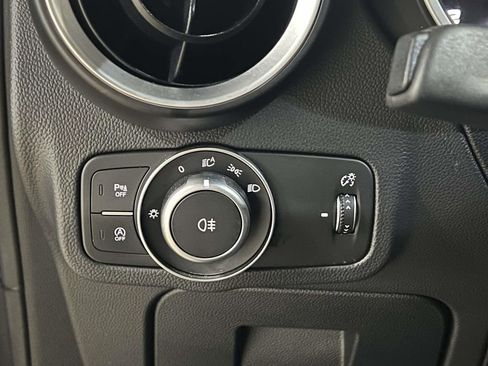 Used 2023 Alfa Romeo Stelvio Ti image 25