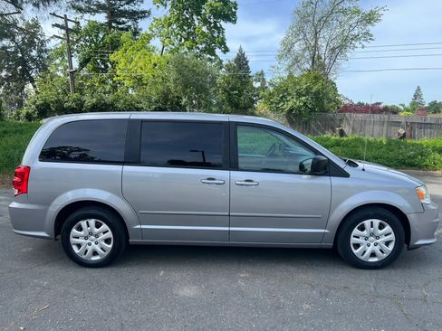 Used 2014 Dodge Grand Caravan SE w/ Quick Order Package 29E SE image 4