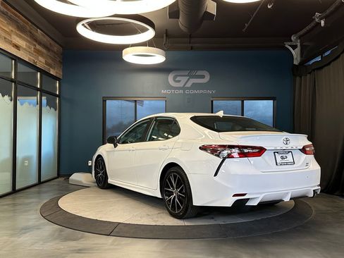 Used 2022 Toyota Camry SE AWD/4WD image 5