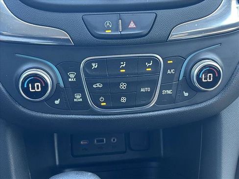 Used 2023 Chevrolet Equinox LT FWD image 13
