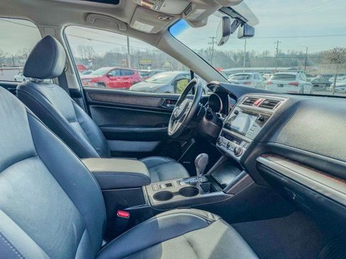 Used 2017 Subaru Outback 3.6R Limited image 17