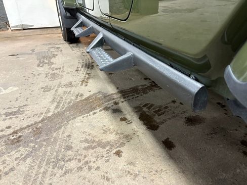 Used 2023 Jeep Gladiator Sport image 11