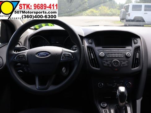 Used 2016 Ford Focus SE FWD image 19