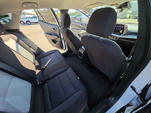 Used 2024 Chevrolet Trax LS w/ LS Convenience Package FWD image 24