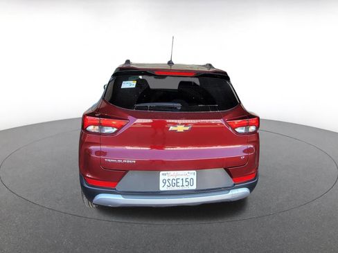 Used 2025 Chevrolet TrailBlazer LT image 3
